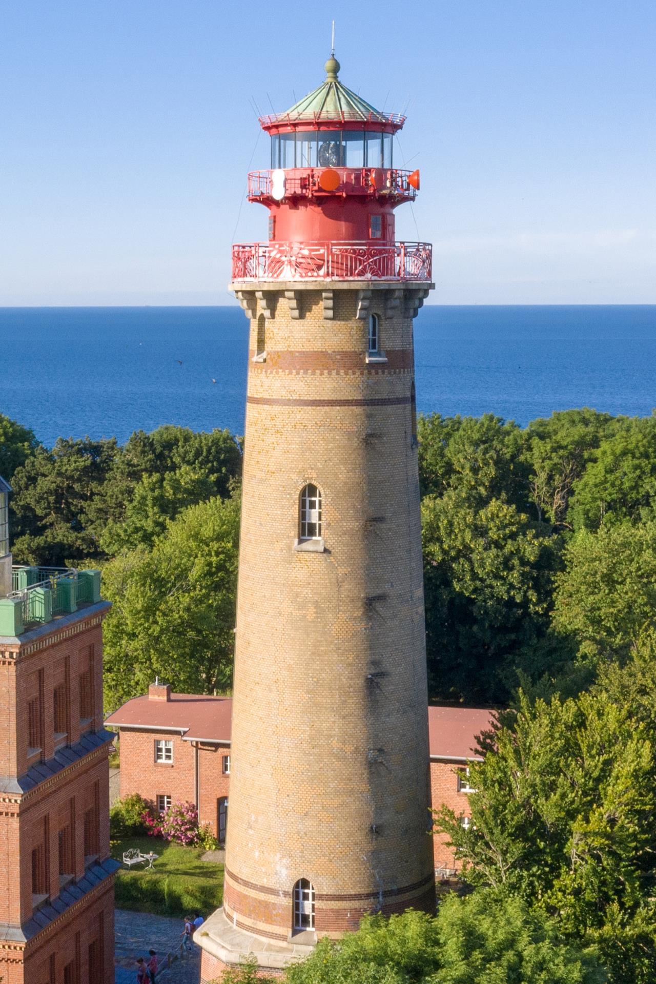 45-DJI_0256 Zwei Leuchtt&uuml;rme und ein Peilturm am Kap Arkona